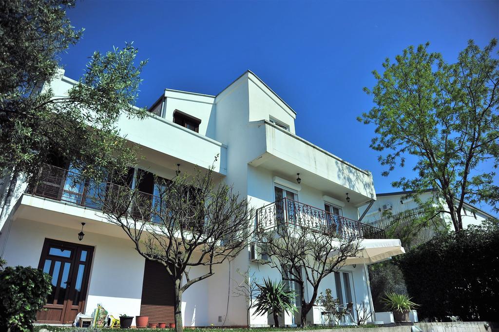 Grejm Family Apartments Petrovac Exterior foto